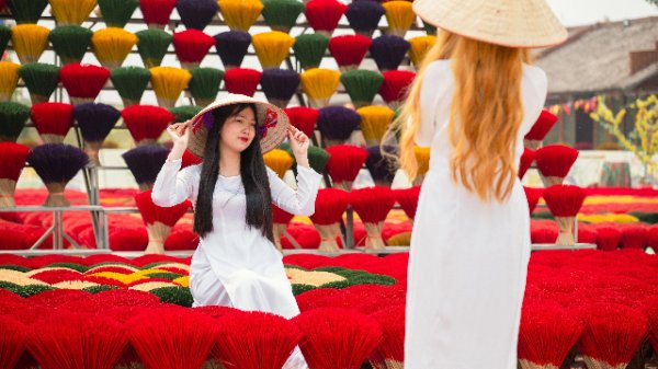 宝利配资 东南亚旅游业版图重塑！泰国游“凉凉”，越南与马来西亚火了？