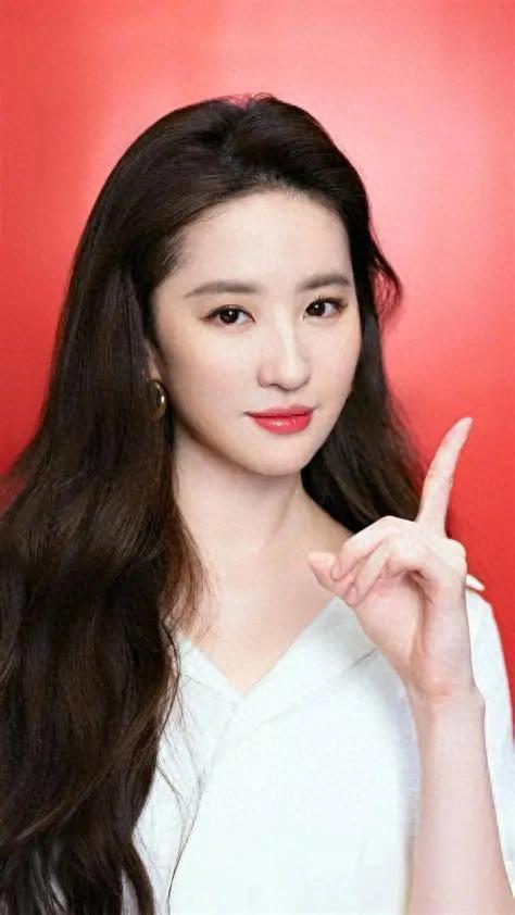 沪深配 宋承宪没想到，屡陷国籍风波的刘亦菲凭一个动作口碑暴涨